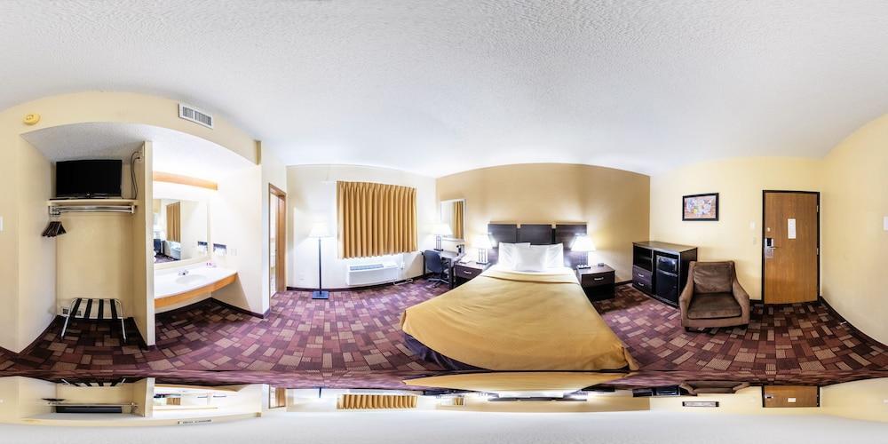 Econo Lodge Watertown Buitenkant foto