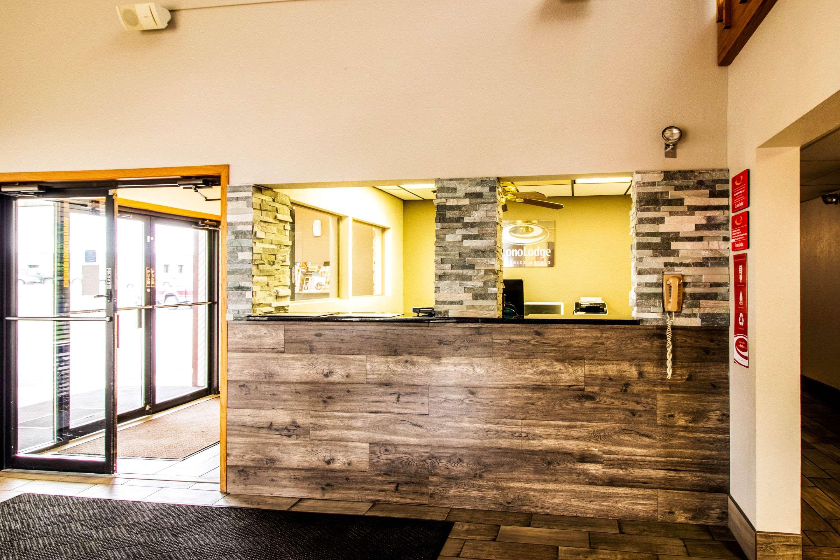 Econo Lodge Watertown Buitenkant foto