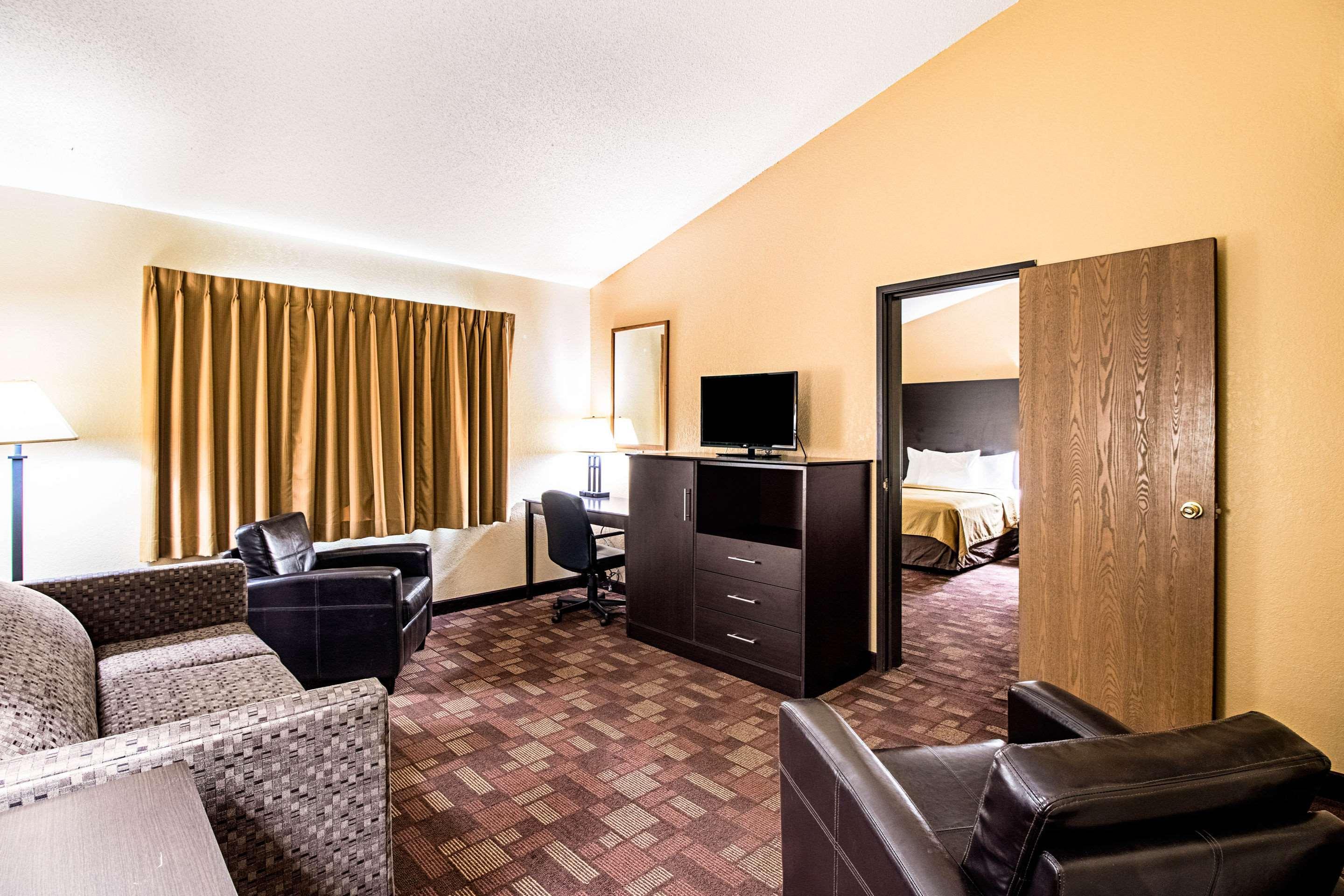 Econo Lodge Watertown Buitenkant foto