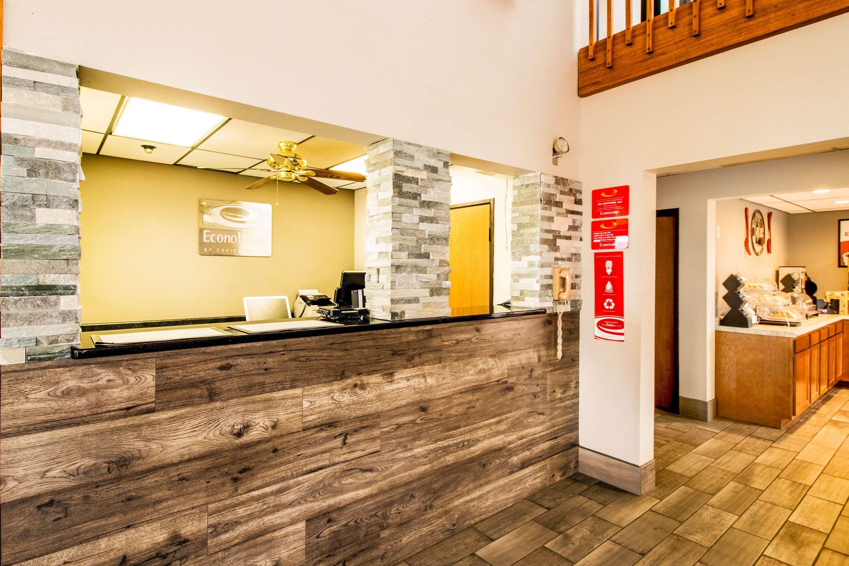 Econo Lodge Watertown Buitenkant foto