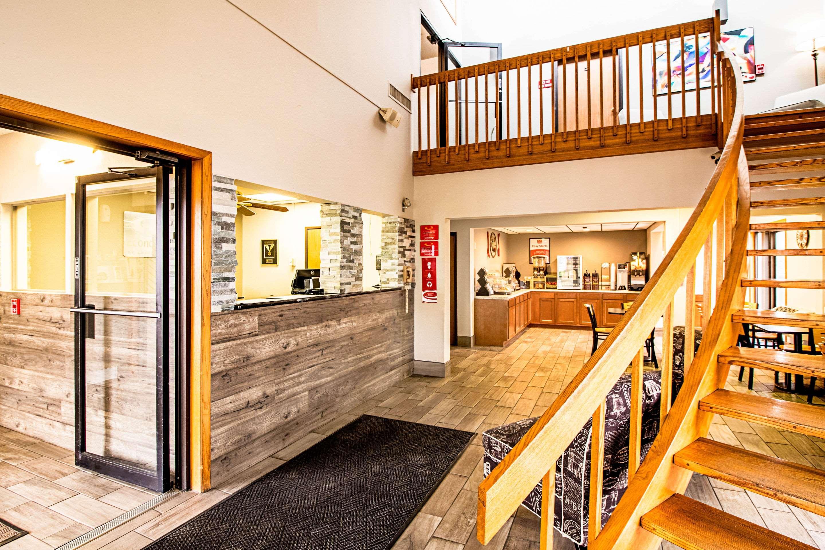 Econo Lodge Watertown Buitenkant foto