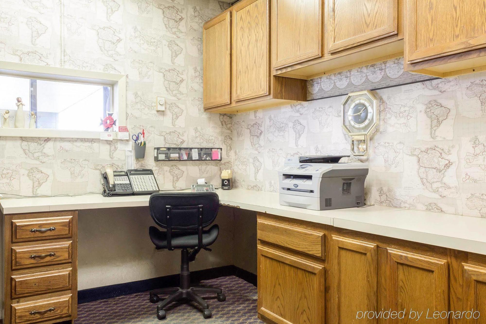 Econo Lodge Watertown Buitenkant foto