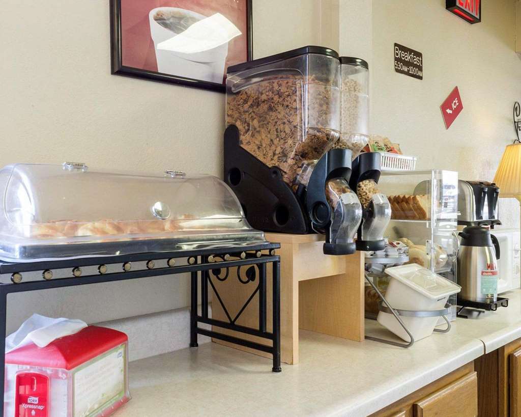 Econo Lodge Watertown Restaurant foto