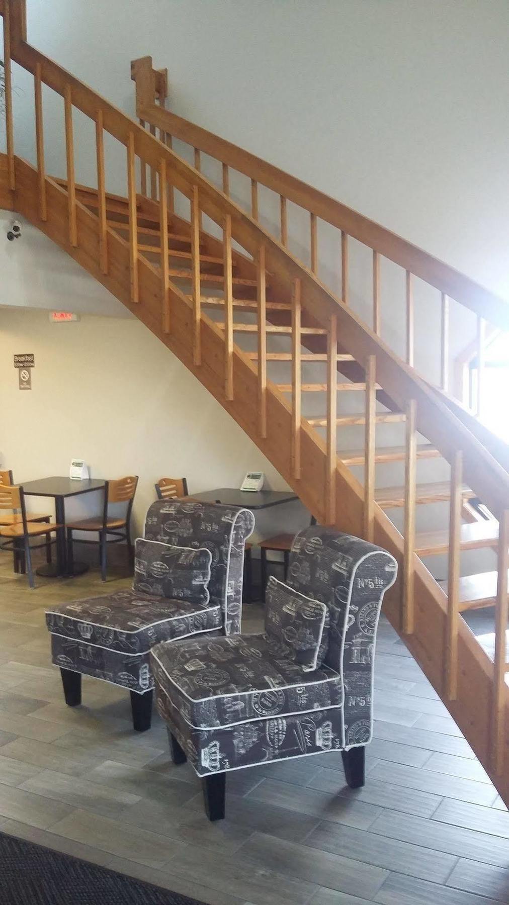 Econo Lodge Watertown Buitenkant foto