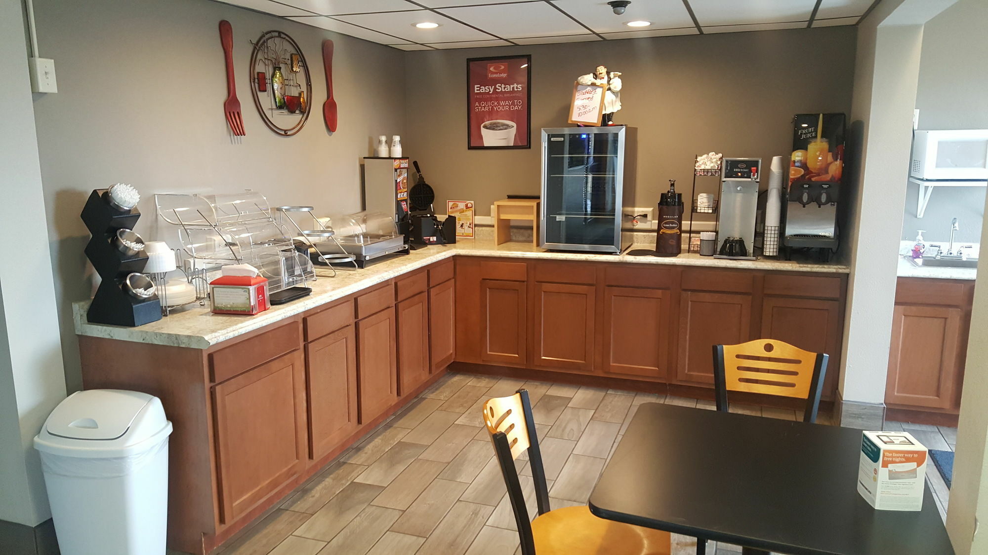 Econo Lodge Watertown Buitenkant foto